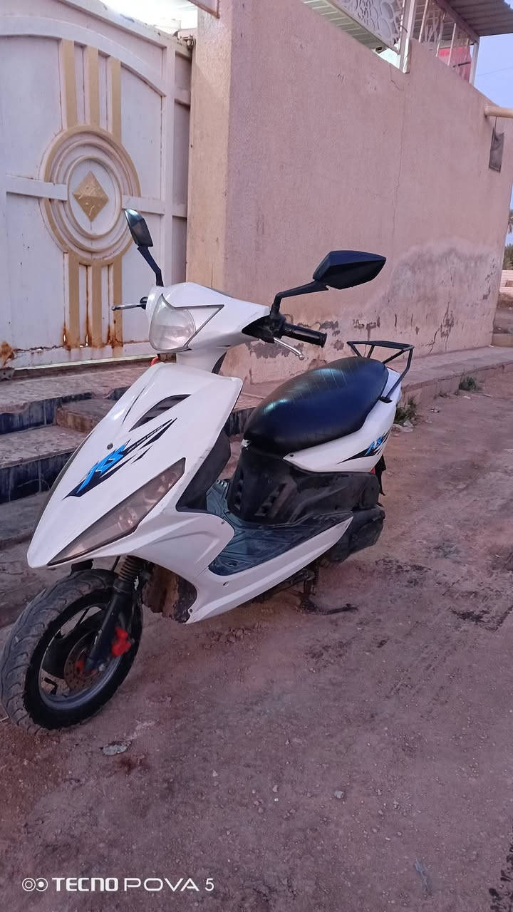 السلام عليكم دراجه ماكس مضلع للبيع مال حاويه ماصارلها هواي من نازله كلها كامله كهربائيات سلف هندر لايت بك لايت اشاير كلها كامله على اخر حبايه دراجه مال جناي مامفتوحه ولا بيها اي نقص الدراجه من الحاويه ياباني ساعه معدل بطناش فول مااعرف سعرها لا تعامل  ب٧٥٠ وبيها مجال للشراي  مكاني كربلاء طويريج  ***********
