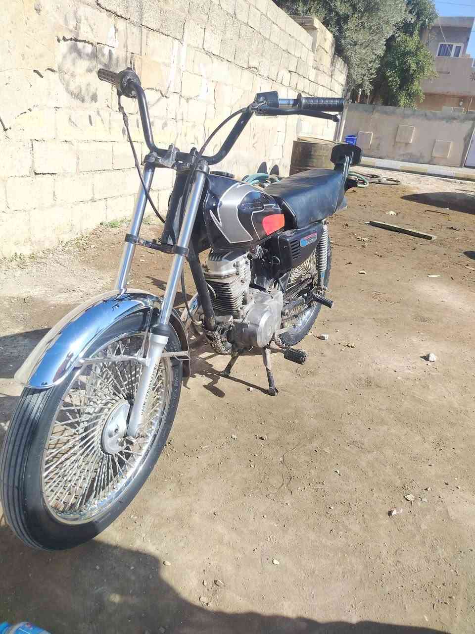 سلام عليكم شباب عندي هاذه الماطور للبيع ح200 بي مجال شراي اتصل عله هاذه الرقم ***********
