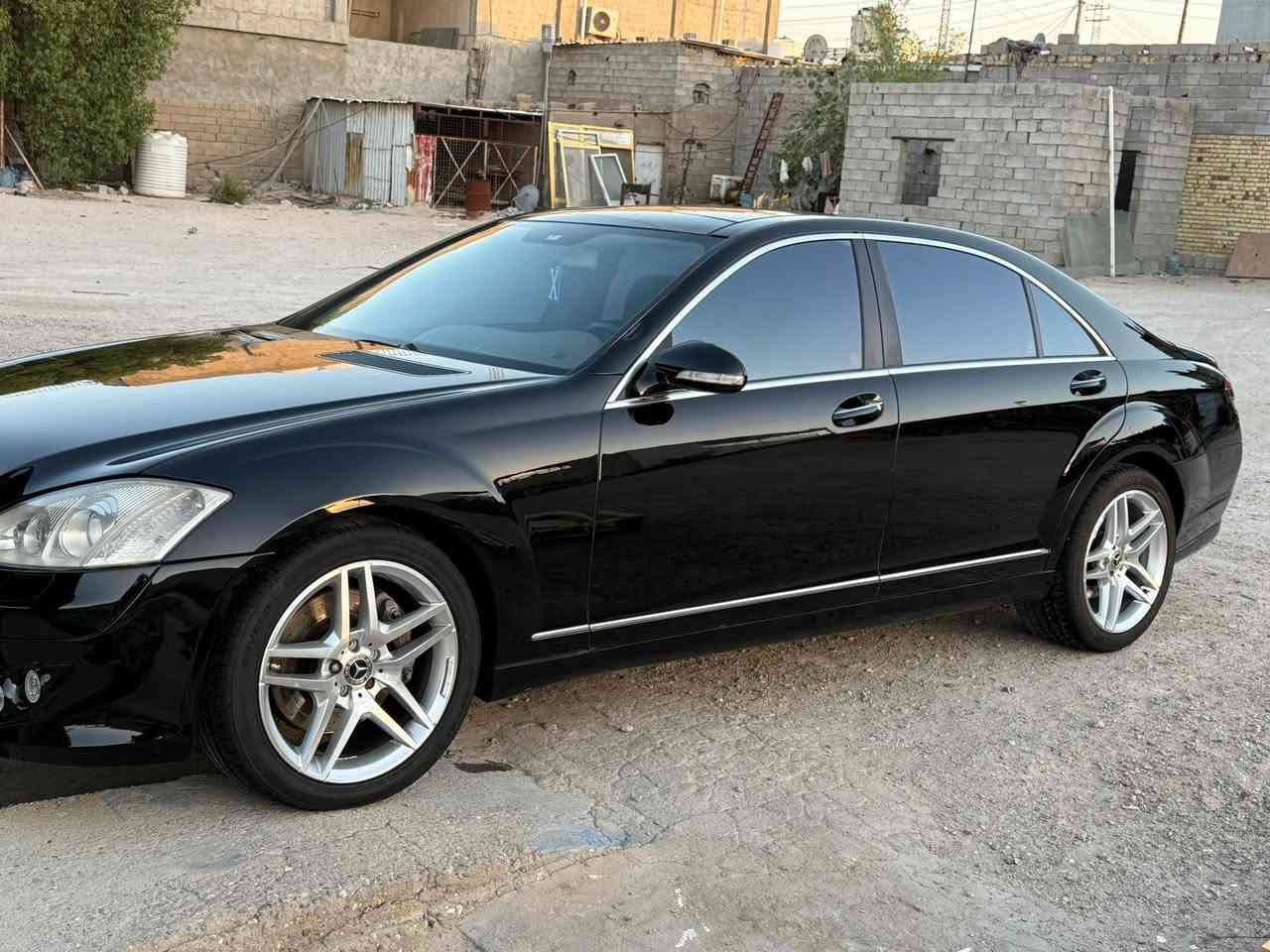 سلام عليكم مارسدس   2008   s550 خليجي فووول مفحوصه مرور وبيه هزه وفحص باقيه ع كمرك 
للأستفسار ***********
