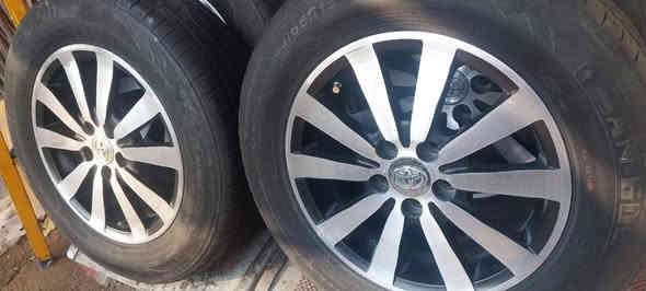 السلام عليكم تخم ويل كب كورلا حجم ١٥ اصلي شركه جديد الوك لا عواج ولا تصليح ولا لحيم ولا صبغ ولا شخط تخم تايرات نضافه ٨٠ بل ميه تخم خوات اللبيع او مراوس شعندك نزل مكان بغداد ***********بي واتساب
