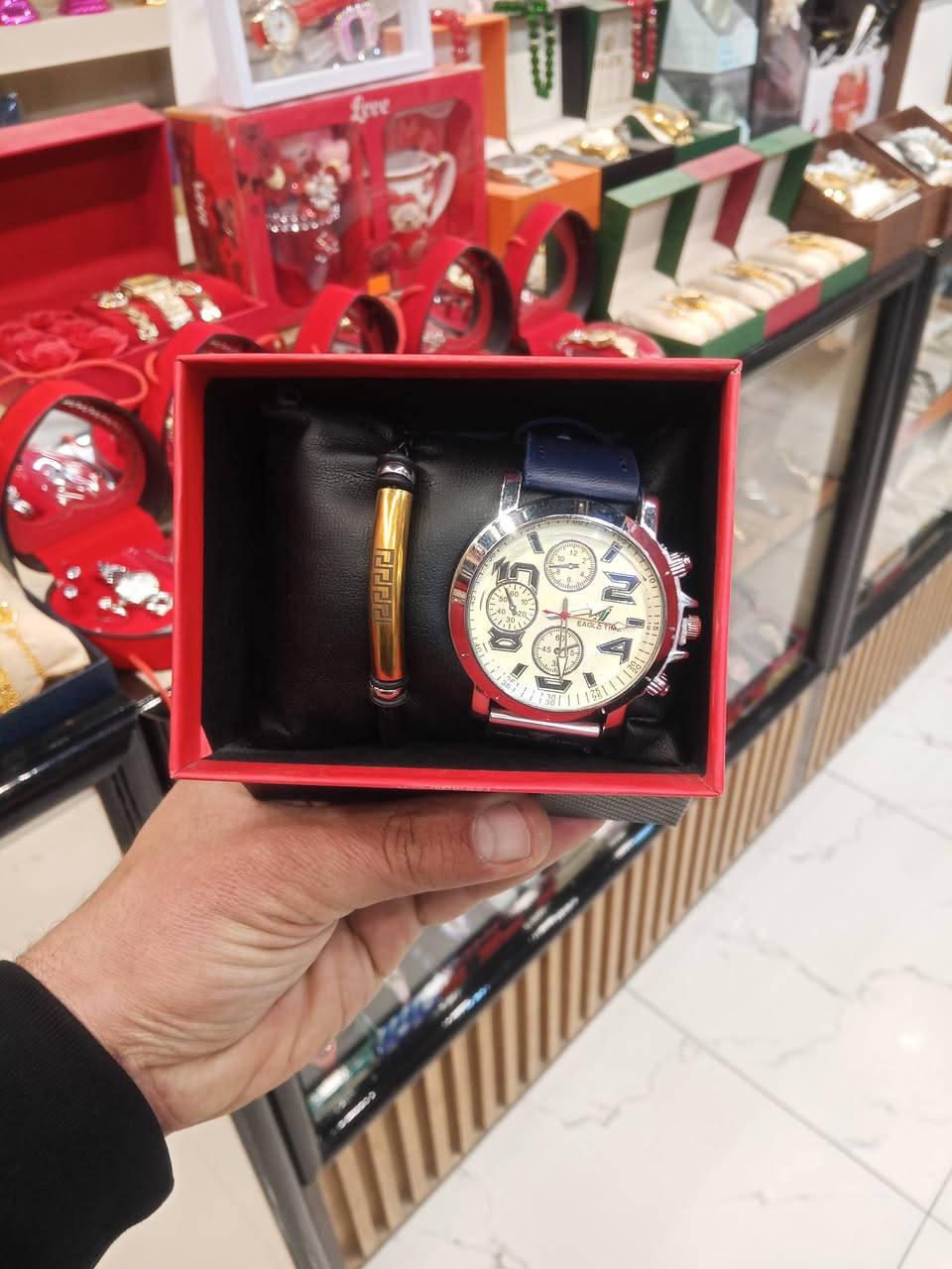 هدايا #عيدالمعلم
#مكتبةتويتي


**إذا كنت صاحب هذا الإعلان وتريد حذفه لأي سبب، رجاءا أرسل رسالة إلى الدعم الفني**