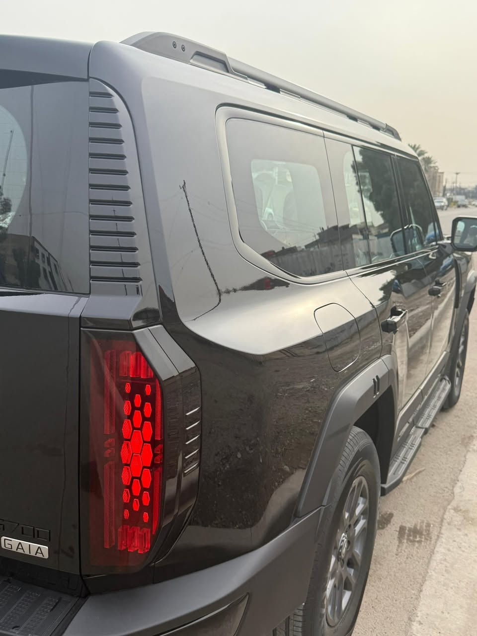 السلام عليكم.
سياره جيتور(g700) للبيع.
لون :اسود
فئه:السبورت
مواصفاتها
 1- تبريد  كشنات
2-باب  الصندوق شفط
3- الداخل برتقالي
4-كشنات خلفيه تبريد
5-دخول ذكي
6-خمسه كاميرات 360درجه 
7-بانوراما
8-ثلاجه
9-لايتات زينون ابيض
10-تشغيل عن بعد 
11- اشاره بالمري
12-نقطه عمياء
13_مري شفط
14-شحن منزلي

(المحرك)
2.0T 
PHEV
904hp
1135NM 
سياره ماشيه (900km) فقط بحاله الوكاله 

للاستفسار  ***********
