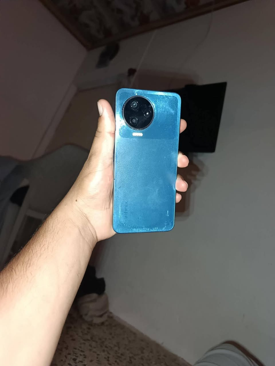 السلام عليكم جهاز انفنكس نوت 12برو مبدل شاشه اصليه بدون عيب عيبه بس هاي النقطه البشاشه وشاحنته الاصليه وياه كامل سعره 100قفل يرهم مراوس حسب القناعه هم عنواني واحد حزيران للاستفسار الاتصال على الرقم ***********
