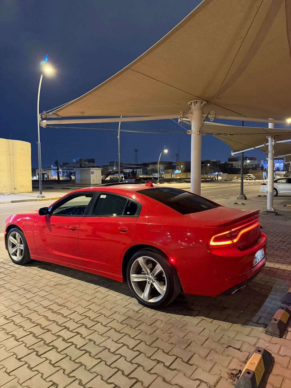 السلام عليكم جارجر احمر طماطه موديل SXT بلاص 2018 كندي كلين تايتل هزه ورقم اربيل الجديد تحويل او وكاله فول مواصفات  خزن ميموري كشنات جلد ابيض تدفئه تبريد سماعات هارمن كاردن وبعد كفاله ضربه وتبديل وصبغ مكينه وكير كفاله ماشيه 46 الف حقيقي شرط الحفص جديده السياره . 
العنوان: بصره 
رقم الموبايل :***********
