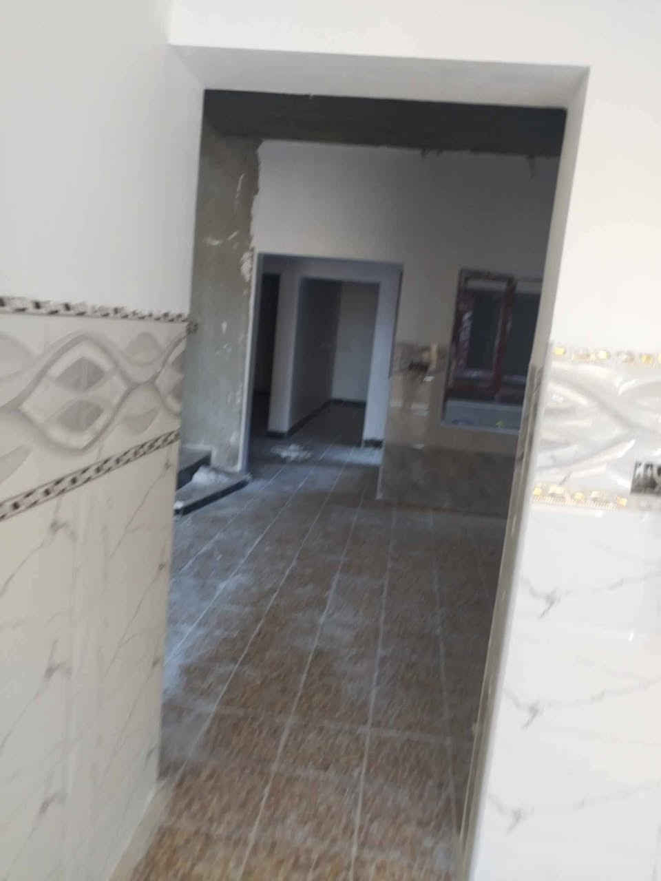 سلام عليكم اشتغل بياض شرط طبك مصاطر 3ونص بدون مصاطر 2500 المتر شعندك تصل وبل خدمه حته لبخ سمنت هم شتغل ***********
