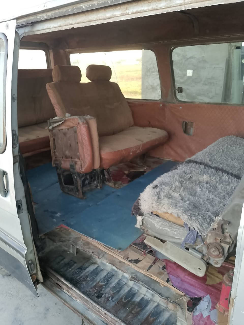السلام عليكم كيا بسته موديل 92 محرك بيه بخار سنويته صاقطه وراعيه موجود السعر 16 وبيه مجال المكان بغداد ابو غريب الستفسار ***********@
