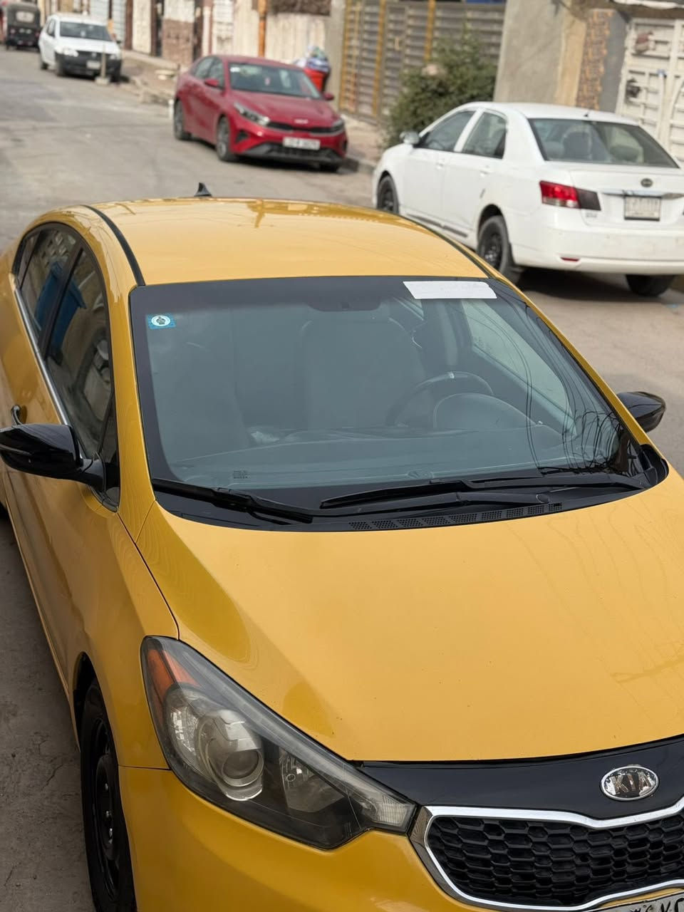 السلام عليكم كيه فورتي فورتي واراد امريكي 2015  حادثها جاملغ خلفي بدون دواخل بچم لغود شواصي كفاله سياره حلوه ونضيفه كير مكينه كير كفاله مكينه جيتي 2000 بلاديه ممفتوحه شركه سعرها 96 وبيها مجال مكاني بغداد رقمي ***********
