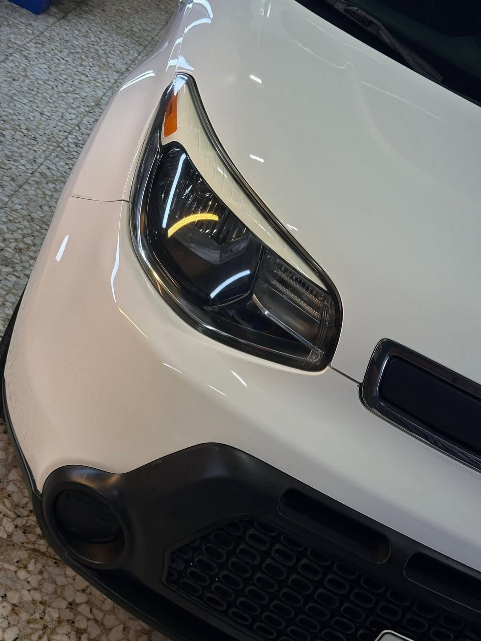 سلام عليكم 
كيا صول 2014 
وارد امريكي جنطة صبغ وباب الخلفي اثر شخط بالعراق فقط
ماشيه 56000 حقيقي 
مكينه 1600 
رقم كربلاء 
اللون ابيض 
جديده السياره تخم تاير جديد حداديه جديده 
للاستفسار***********
غير متواجد ع الفيس
