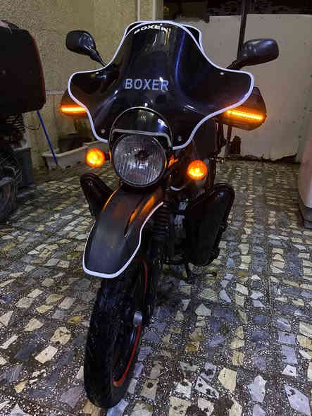 بوكسر جبلي موديل 23 شهر 8 رقم بغداد باسمي وشرط تحويل ثاني يوم الدراجة مفتوحة شركة والغراض كله من باجاج يعني شغل كله اصلي و وكالة ترايك للبصرة مابيها اي نقص السعر مليونين و 700 وبيها مجال بسيط للشراي الرقم  عنوان مدينة الصدر الحبيبية ***********
