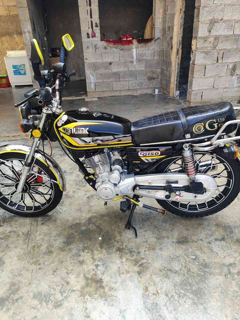 السلام عليكم دراجه 24 للبيع وترهم مراوس حسب القناعه دراجه نظافه مثل ما موضح بالصوره *********** والخاص مفتوح
