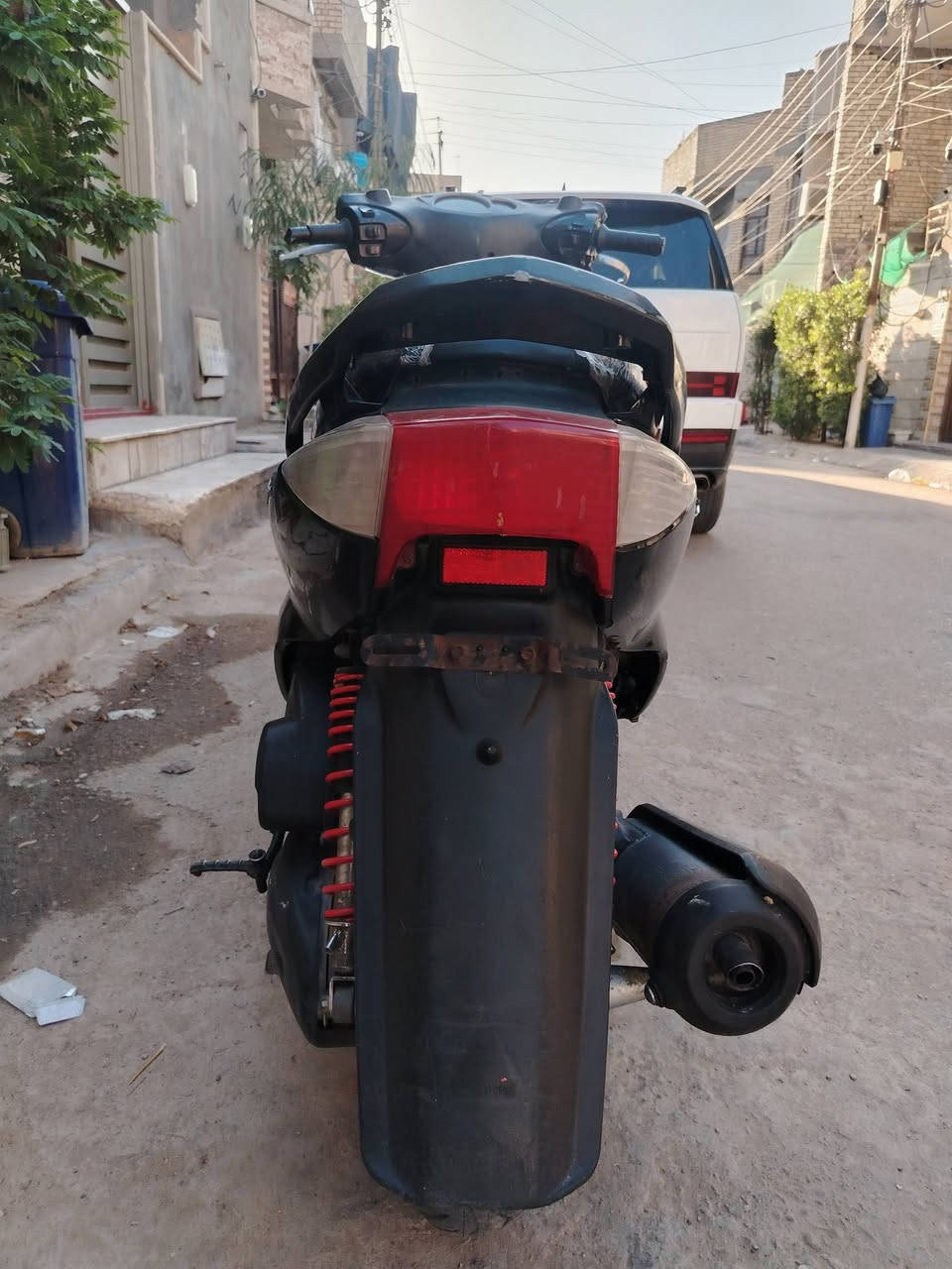 السلام عليكم سكنس للبيع دراجه كله شغال كهربائيات سلف وهندر ب٣٥٠ الف وبيه مجال حك الجيه المشتل قرب تقاطع المطبك ***********

