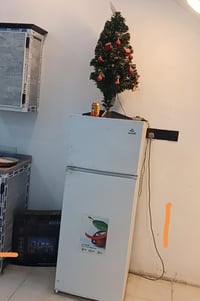 ثلاجة • أجهزة منزلية