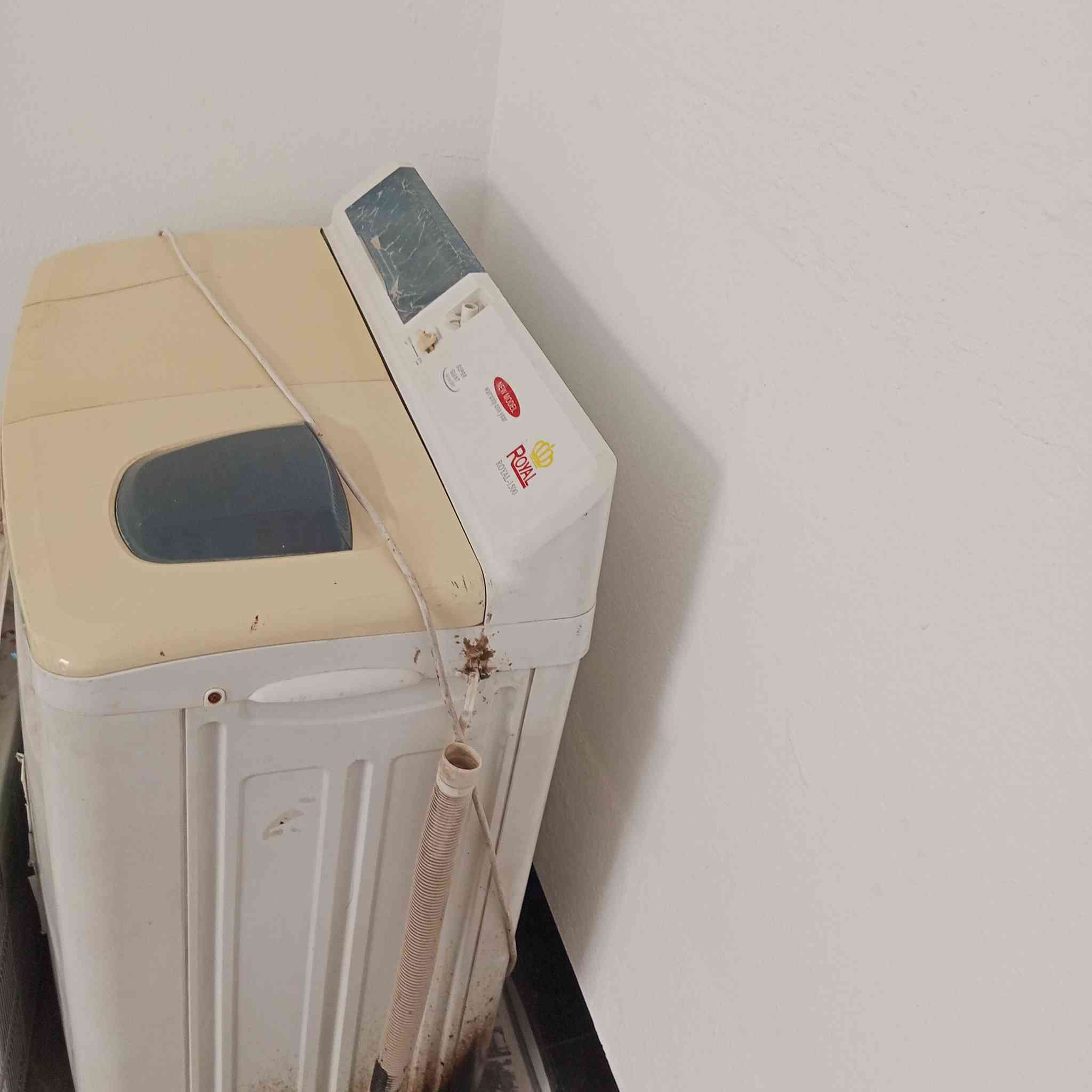 السلام عليكم غراض للبيع  للتواصل ع الرقم  ***********
