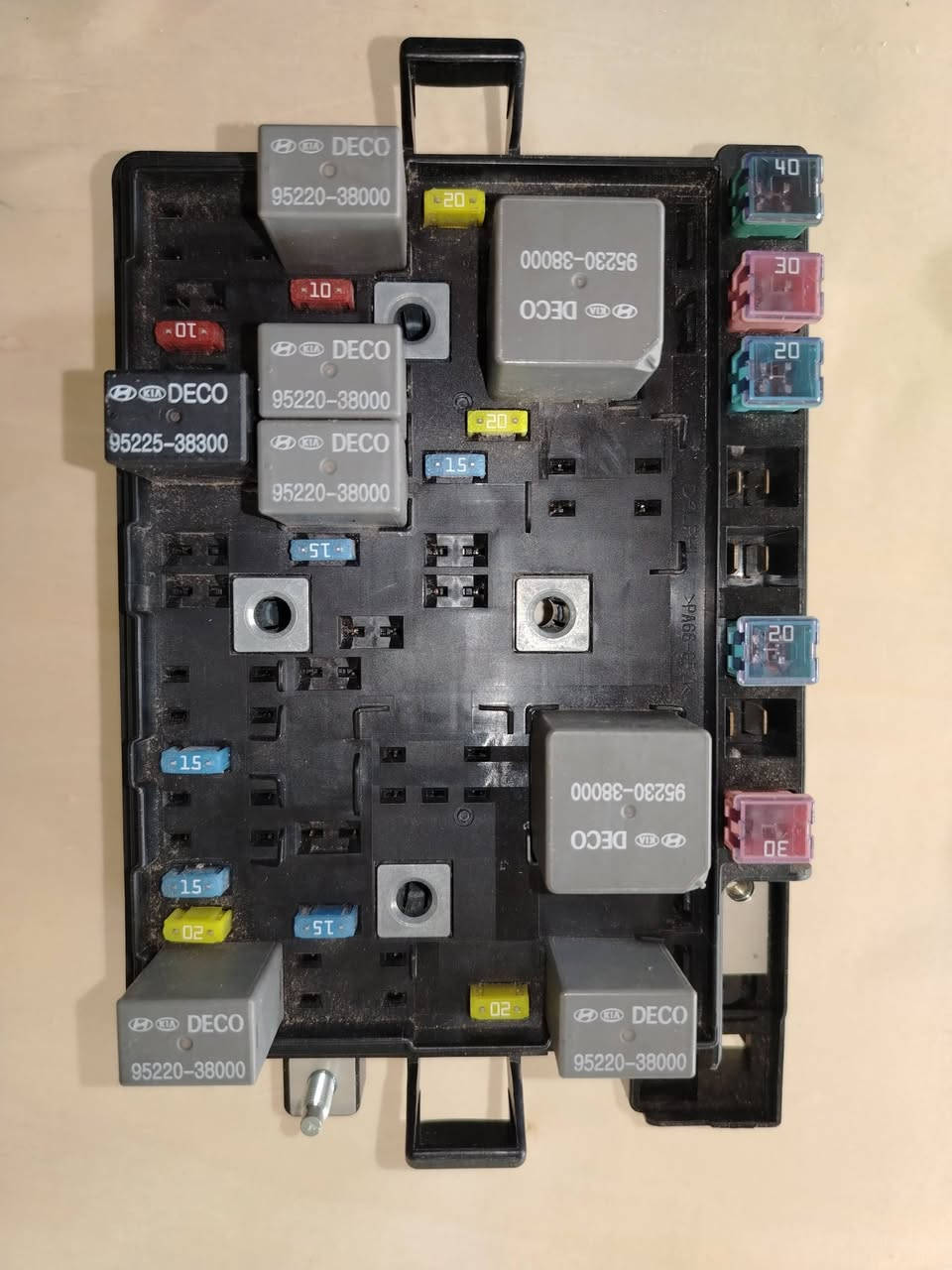 يتوفر جميع مواد كيا سبورتاج مكتب المهدي *********** سنك موجود توصيل ٦ الف
