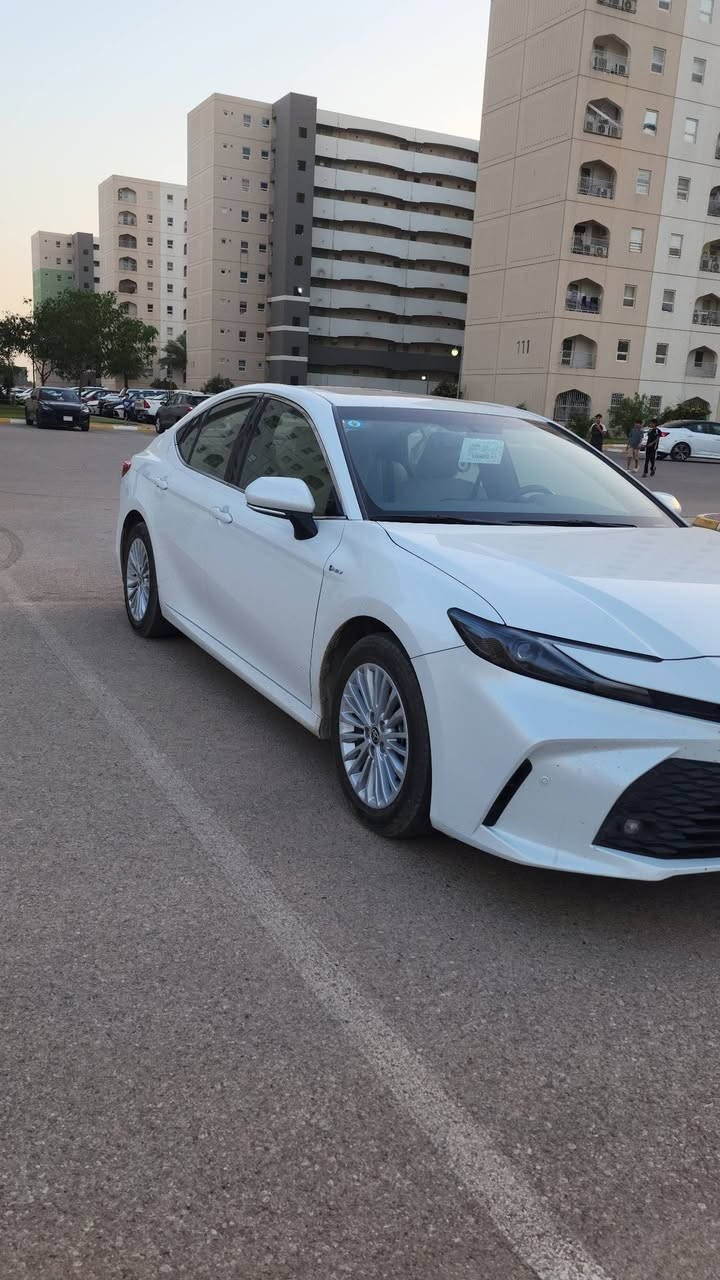 سلام عليكم 
كامري مديل 2025 خليجي 
وكالة عبد الطيف ماشية 11 الف 
السيارة بيها حادث جاملغ خلفي وجنطة  مصلحة 
السيارة فول مواصفات ما بيها اي نقص 
خير من الله 
سعر السيارة 240$وبيهة مجال
للاستفسار أكثر هاذا رقم صاحب السيارة انه مكلف بنشر
***********
