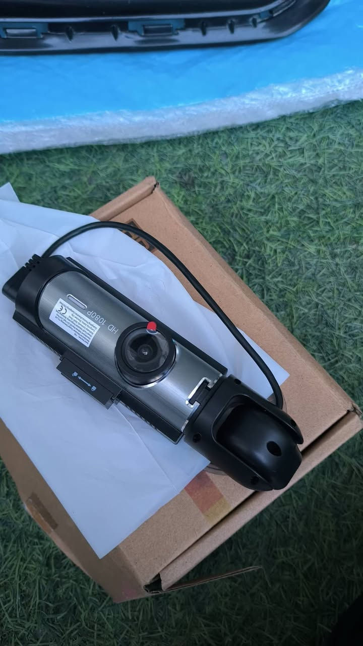 بروجكتر لد دعاميه النترا 17،18 لد وشاره سعره 25 تك عكس جهت سايق... داش كام جديده بلك غير مستعمله سعرها 20  للستفسار هذه رقمي بي وتساب فقط ***********
