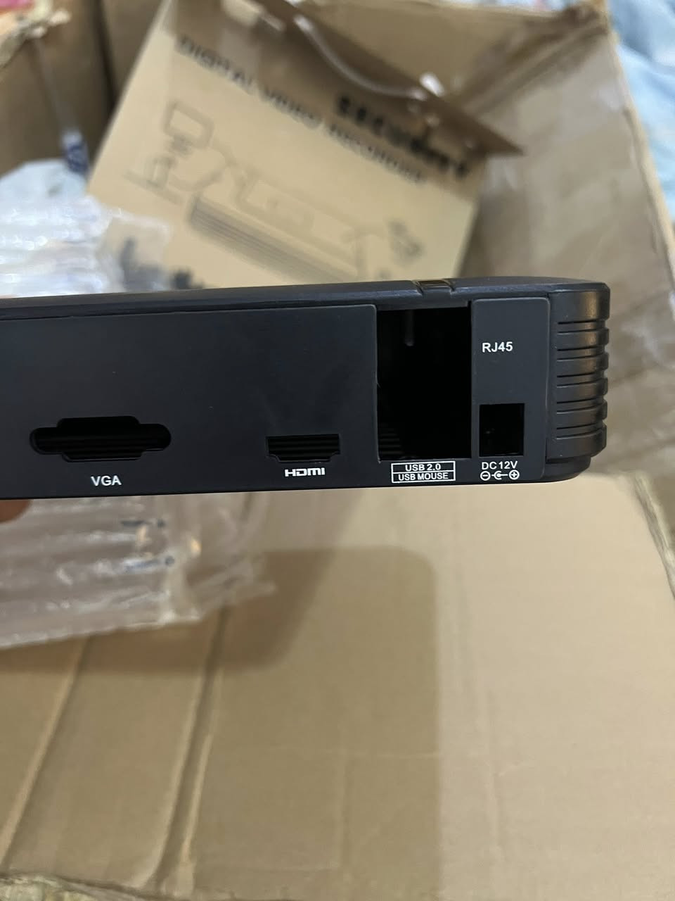 Dvr عدد 3 واحد منها فقط بوكس 
سعر مناسب جدا 
تواصل *********** بي واتساب
