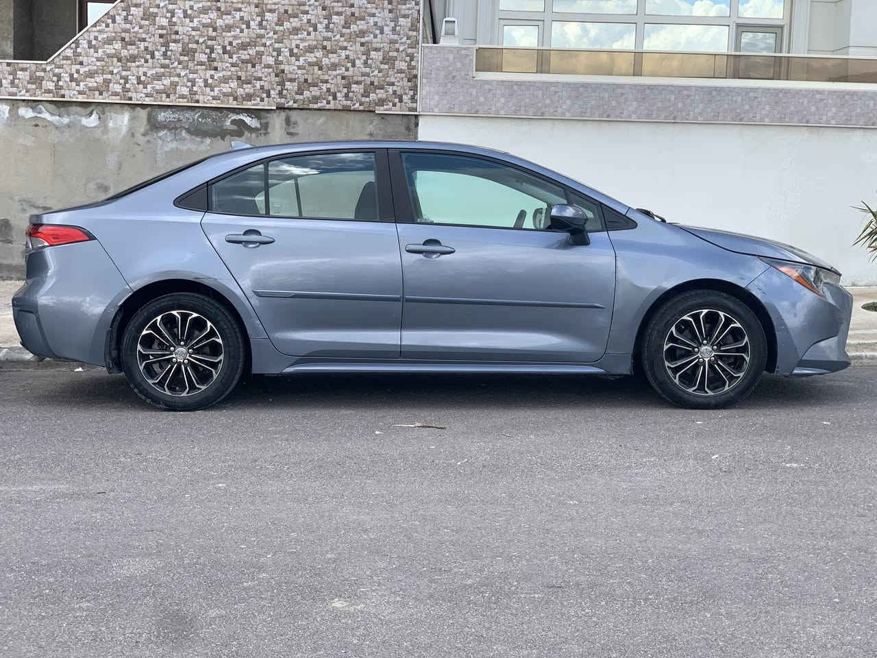 سلام عليكم ورحمة الله وبركاتو
Toyotaكورلا 2022 le وارد امريكي  
السياره بانزين 
كير اوتو محرك 4L 1.8 
داخل قماش عدد المقاعد 5 
كير محرك تبريد تدفئه شاصي شرط 
سياره بيها صفحة صبغ (بخ فقط)
سياره رقم جديد دهوك تريد تحويل وكاله اني حاضر 
سعرها 133 ورقه 
***********
