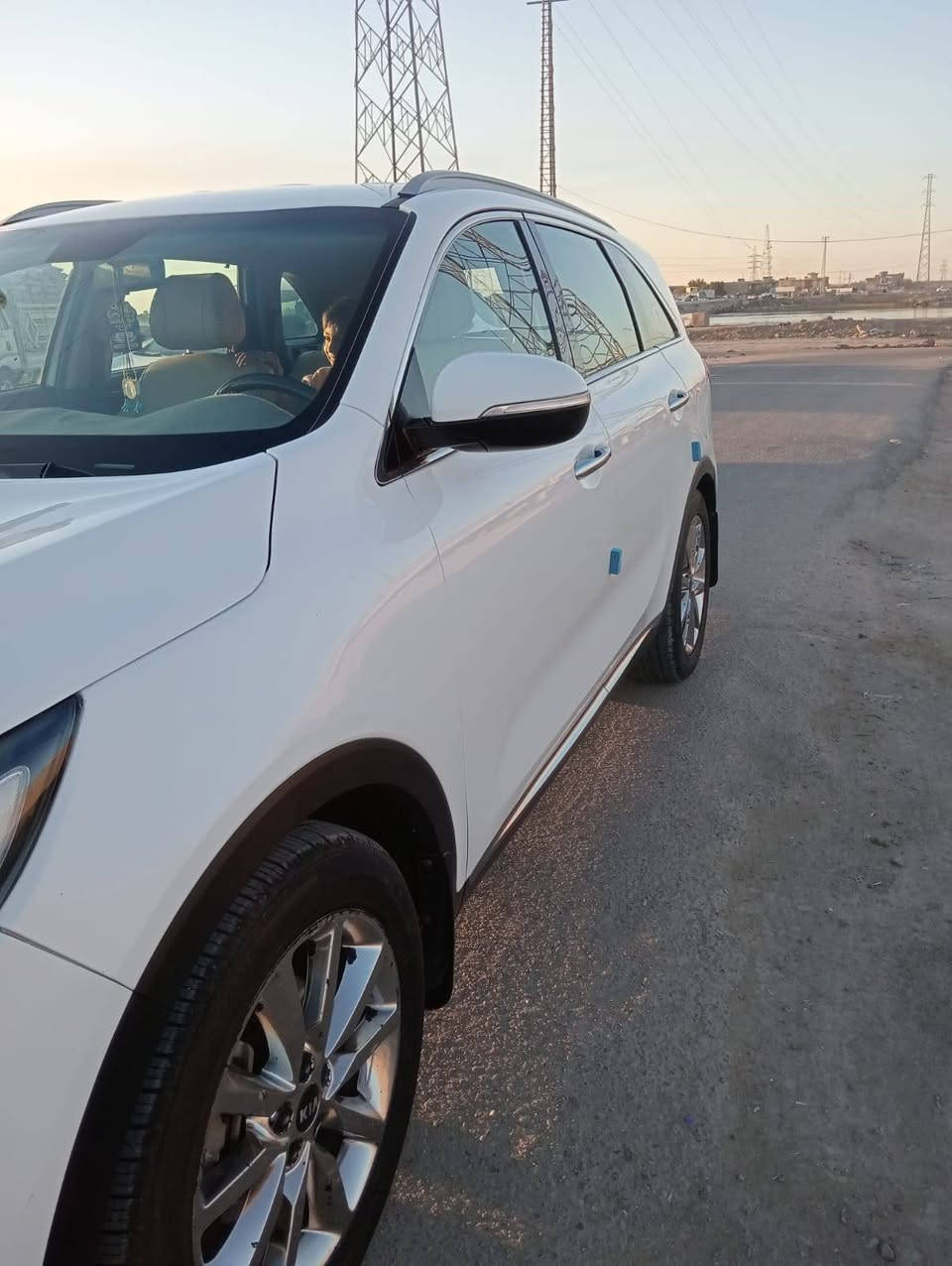 السلام عليكم 
سورينتو موديل 2018
سياره مكفوله بس بيها بارد بدايه البنيد رقم بصره بأسمي محرك 3500 سته سلندر سبعه راكب ثلاث قطع تبريد مرايات شفط تشغيل بصمه اشاره بالمري 
للاستفسار *********** السعر 246
