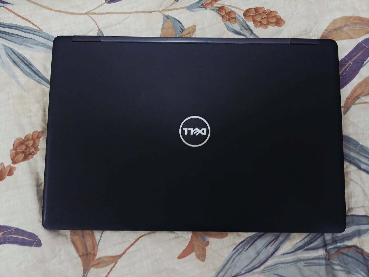 السلام عليكم
للبيع لابتوب Dell latitude 5580
ذاكرة 256 ssd
باقي التفاصيل في الصوره 
مع شاحنة وماوس
السعر 270 
المكان بغداد الدورة 
للتواصل خاص 
او على الرقم ***********
