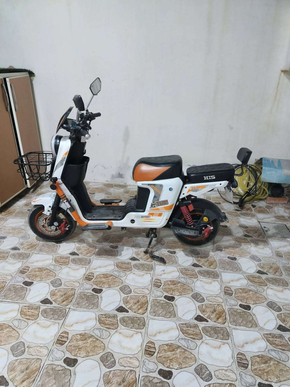 السلام عليكم دراجة شحن للبيع اخت الجديد السعر ٤٢٥ و بيهة مجال بسيط الشراي يتصل على الرقم *********** مكاني قرب جسر الشريف تحياتي للجميع
