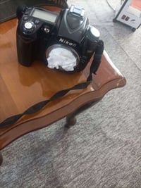 كامرة نيكون • بدون عدسة