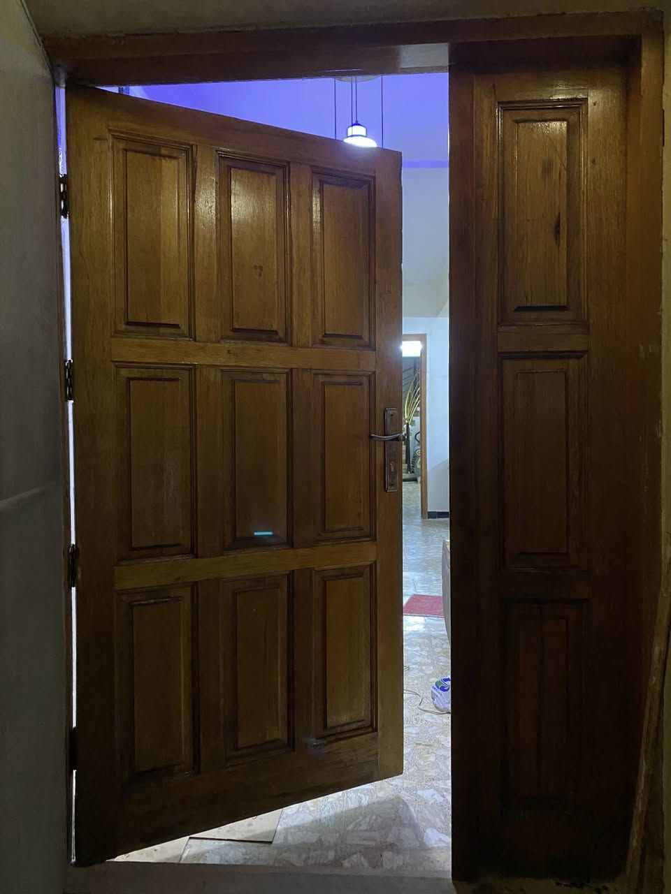 السلام عليكم،
أنـا نجّار من منطقة الغزالية، أشتغل شغل يدوي مرتب ومحترف حسب الطلب. أقدر أشتغل حتى لو الزبون يوفّر الخشب أو المواد، وأسوي شغلات تفيدك وتخدمك بشكل عملي وجميل.

الخدمات اللي أقدمها:
.شد وفك غرف النوم وصبغها 
 • تصليح أبواب، شبابيك، كراسي، طاولات، وغيرها
 • صناعة رفوف، ستاندات، صناديق خشب، طاولات زينة وغيرها
 • أشتغل من بقايا الخشب وأحوّلها لشي نافع ومفيد
 • صبغ وتلوين الأخشاب حسب رغبتك
 • شغل على ذوقك وبالمقاسات اللي تناسبك
صنع الاقفاص والخانات حسب الشكل والدزاين لي تختارة

للتواصل أو الطلب:
راسلني خاص أو على الرقم ***********
(ممكن أرسل صور من شغلي إذا تحب تشوف)
