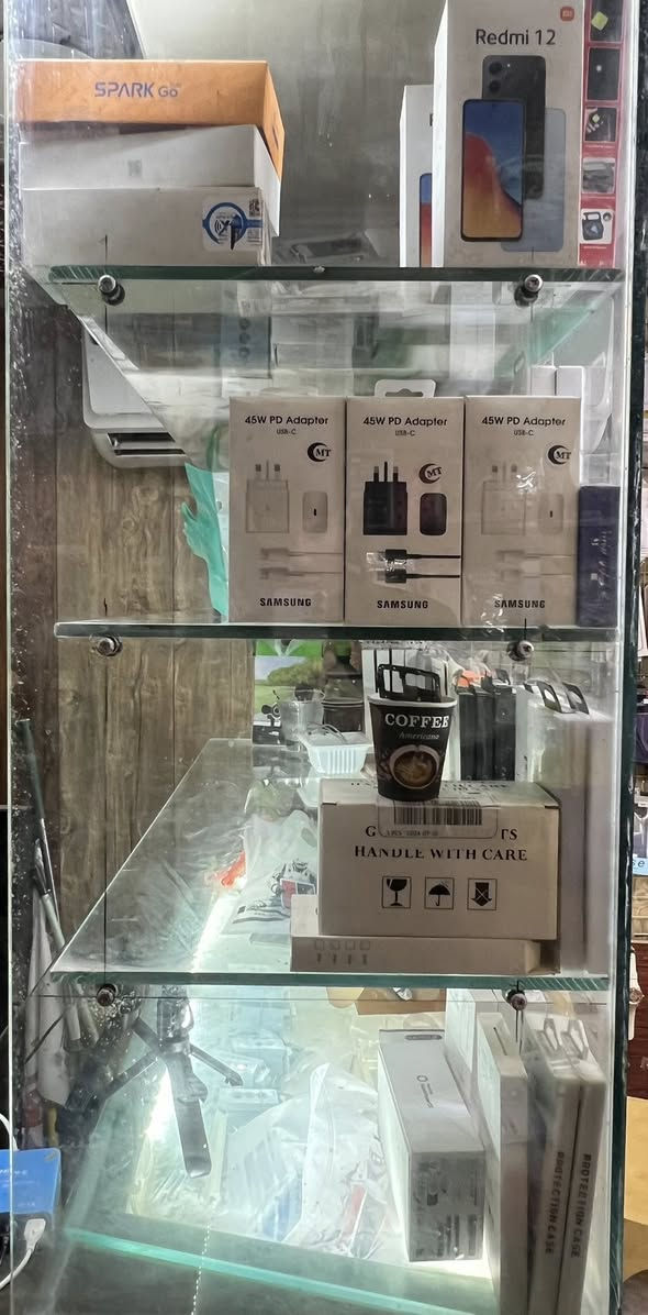 معرض جام خانه للبيع السعر 150 الف
المعرض فقط جام بدون ميز حجمة متر و12 سانتيم عرضه
ارتفاعه متر و16 سانتيم 
اربع رفوف جام ثخين 
عنوان:-كربلاء المقدسة الولايه شارع قبلة الامام الحسين(ع)
مقابيل مرقد ابو الفهد الحلي(مركز الحسين للموبايل)
رقم:-***********
