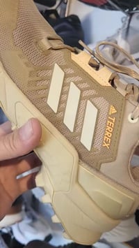 تيريكس اصليه • مقاس ٤٠ • قدم ٢٥٫٥