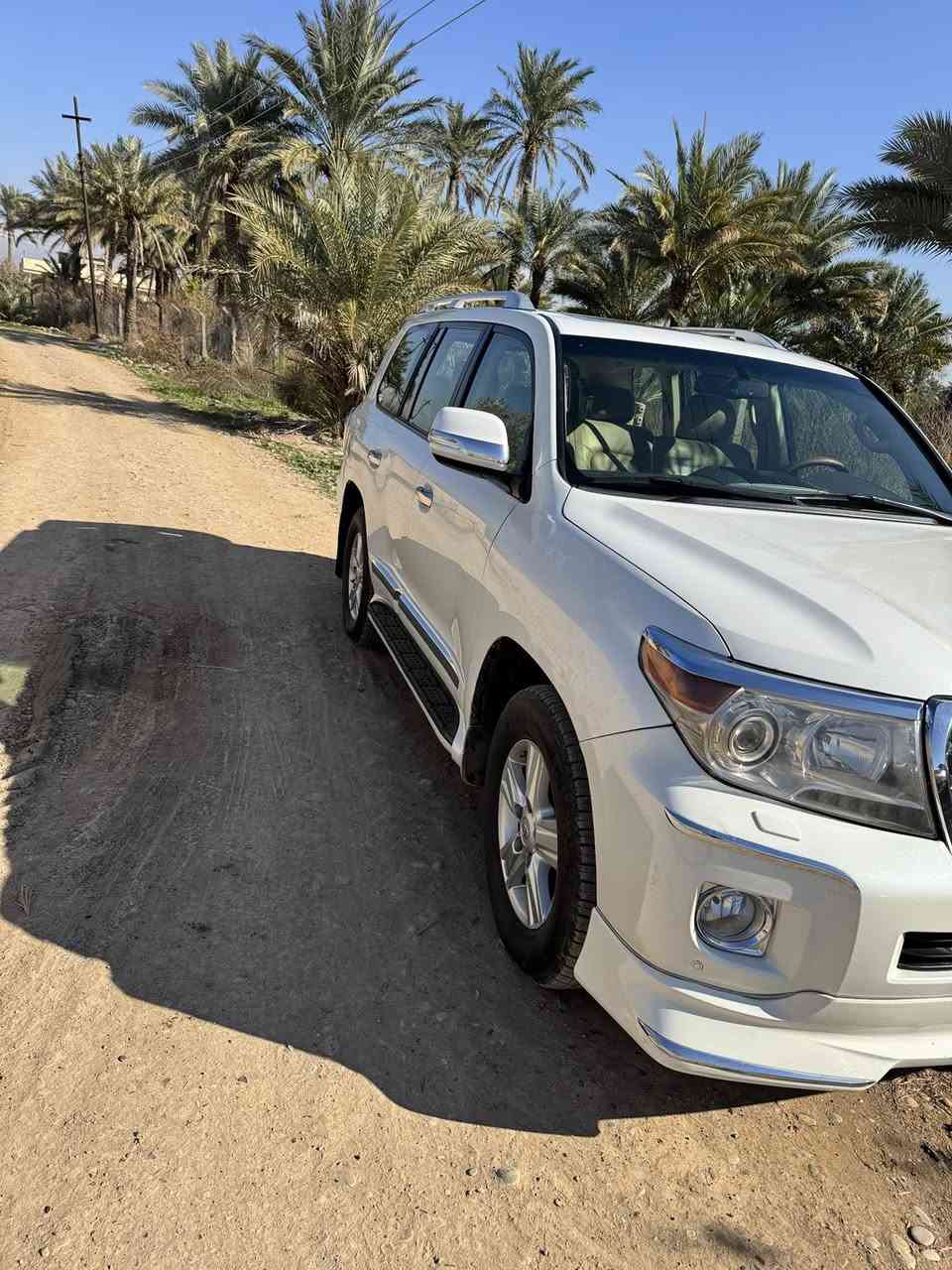 لاند كروز 2012ستة سلندر مكفولة من الصبغ والفتح والتبديل كير محرك تخم تاير صدر خير من الله  رقم بغداد بسمي مكاني ديالى المقدفدية ***********بيع او مراوس حسب القناعة
