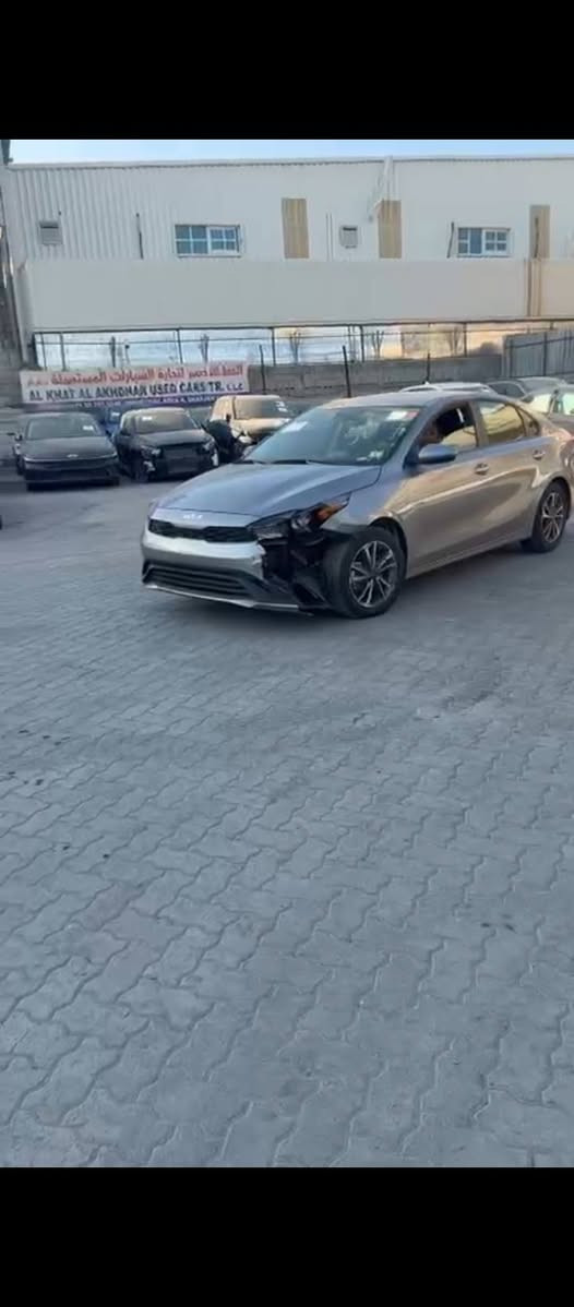 سلام عليكم كيه فورت امريكي 2024 دخول جديد بسمي مرقم شهداء حادث تبديل الأيت ودعاميه فقط والباقي مكفول من الفتح والتبديل والصبغ  من كلشي سياره ع وضع الشركه ماشيه 60 الف فقط سعر 145 بيه مجال بصيط ***********
