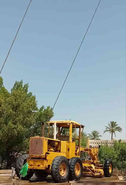 اكريدر12fموديل 79محرك ابو البليتة زناجيل جدد محرك مكفول كفالة عامه المكان واسط الصويرة للإستفسار ***********
