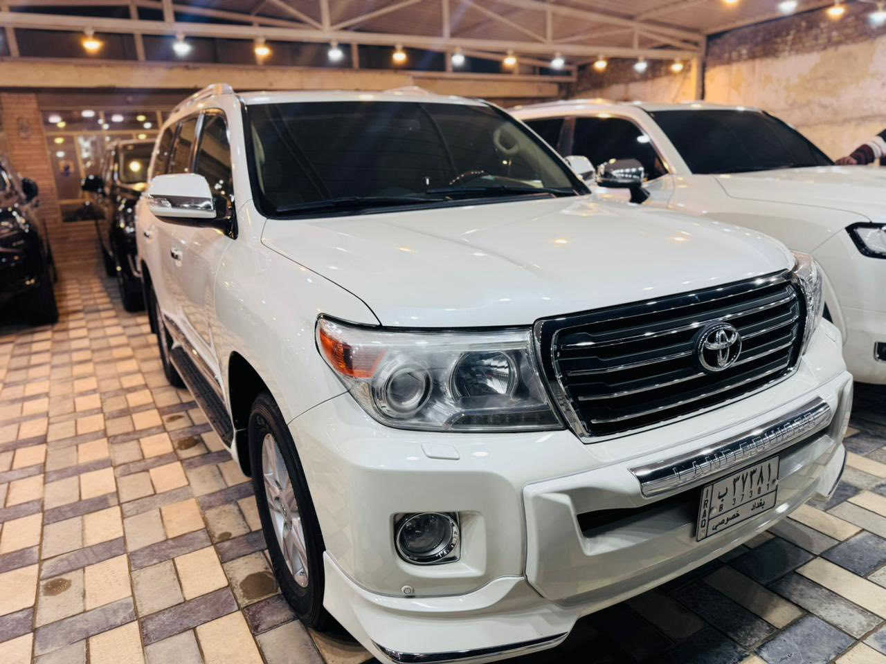 لاندكروز موديل ٢٠١٤ فطيم محرك ٨ سلندر جديده مكانها بالنجف
***********
