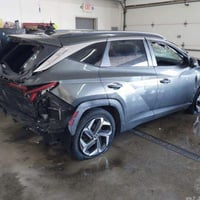 يتوفر جميع قطع غيار الوارد امريكي  توسان هايبرد و بانزين و هايبر بلاكن...