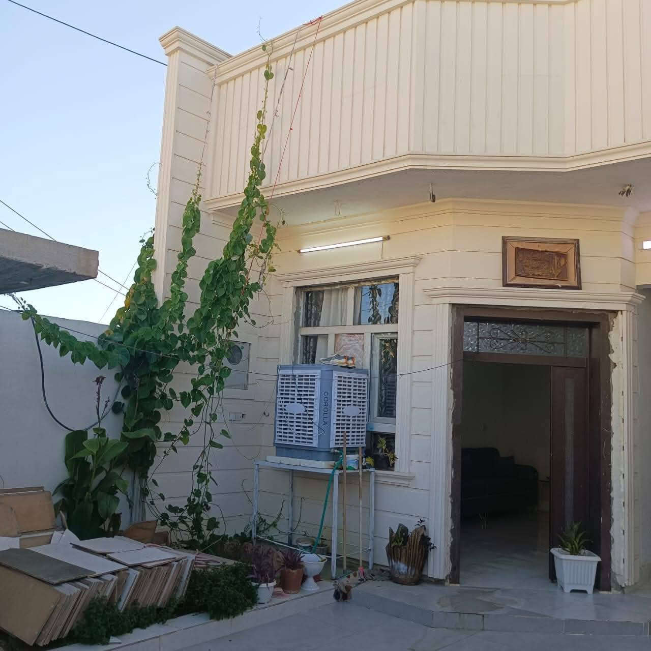 دار رقم لبيع دار رقم مساحته 175متر في حي النصر قرب جامع المدينه المنورة ***********
