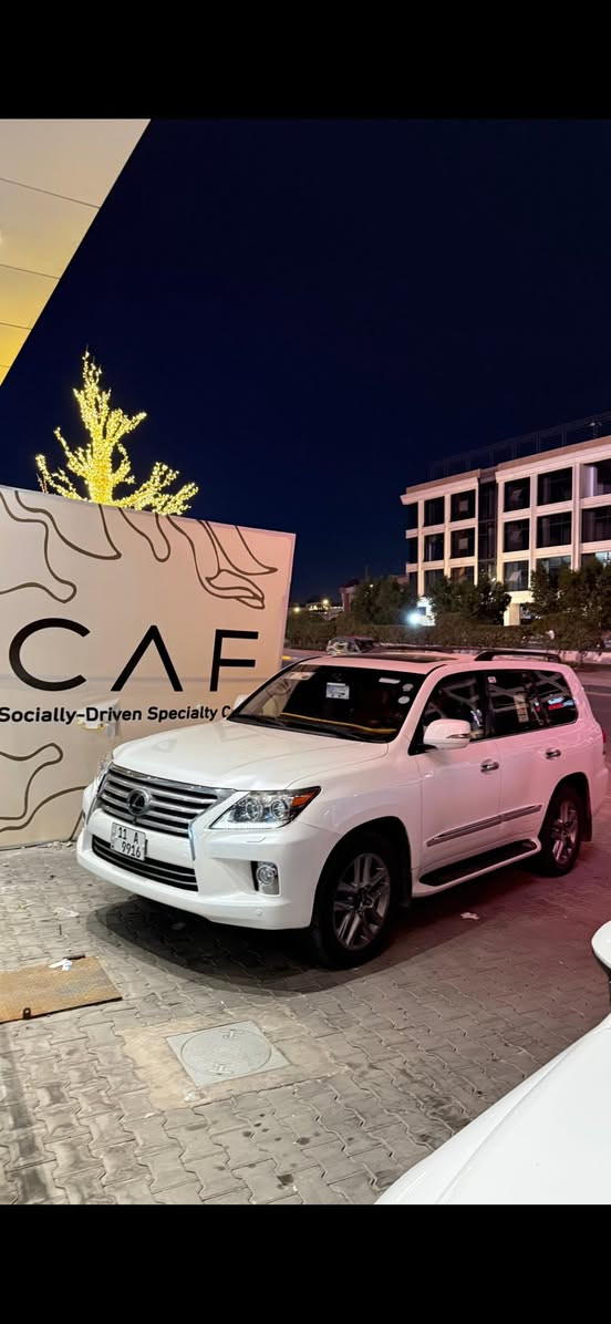 سلام عليكم لكزس
موديل 2013 
ماشيه 105 الف حقيقي 
كفاله بدون بارد ولا صبغ ولا تبديل 
رقم بغداد مميز 
 السعر 430 ورقه 
ماكو هيج سياره ب هيج نضافه و ممشى و كلشي بيها جديد 
***********
