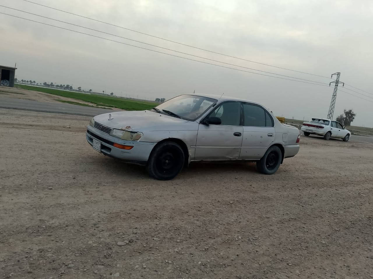 يالله للبيع كورله موديل 1994كير محرك جديد حداديه جديده بيهه قطعتين صبغ سنويه صاقطه  سعر 50وبيه مجال مكان السياره صلاح الدين الضلوعيه ***********
