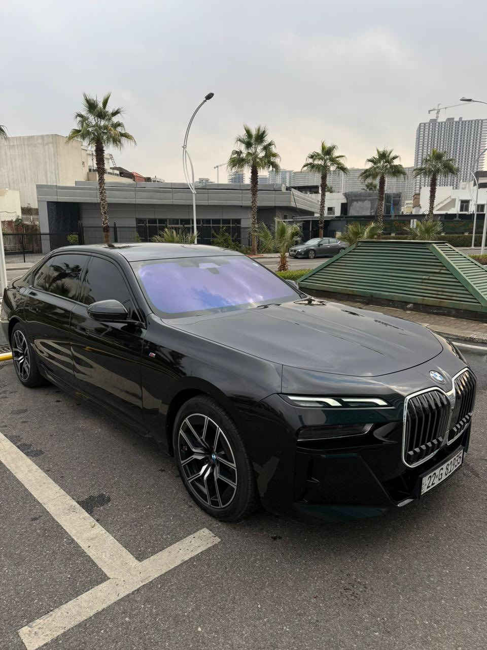 الكرستاله للبيع
بي ام دبليو
الفئة السابعه7 
2024حجم 735i
ماشية : 30,000 الف 
خليجي: كلين تايتل
شركه العروش 
الكاميرا الخلفية - سقف بانورامي - صندوق كهربائي  - التحكم على المنحدرات - كاميرا 360 - تدفئة المقاعد - تبريد المقاعد - بصمة - شاشة - مراقبة النقطة العمياء - التحكم التلقائي في درجة الحرارة - نظام بدء التشغيل - نظام فرملة الطوارئ - 8 وسادة هوائية - المصابيح الأمامية ليد - مصابيح الليزر الأمامية - عرض المعلومات على الزجاج الامامي - تدفئة مقود القيادة - لوحة قيادة رقمية - إنارة محيطية - أبل كاربلاي - التشغيل عن بعد - شاحن لاسلكي - ركن السيارة بالتحكم عن بعد - إغلاق الأبواب الناعم
السعر 875 
***********
