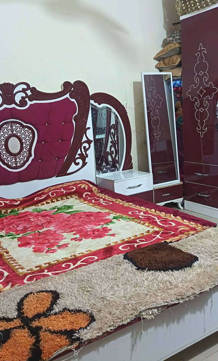 غرف نوم ملكي للبيع سعر 475وبيه مجال قليل ***********
