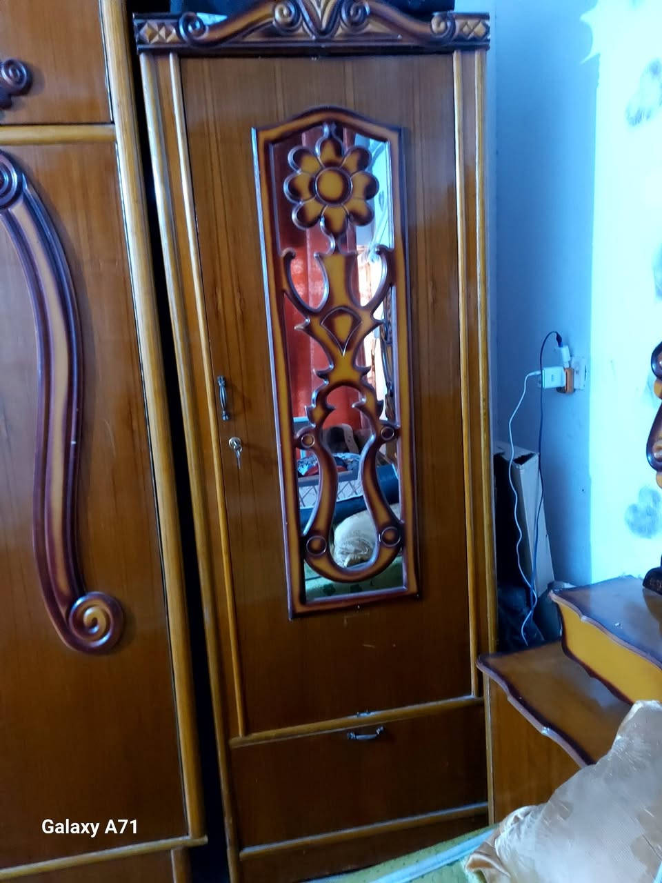 غرفةتزكام 6قطع للبيع كنتور ملحق ابو ستة وميز تواليت وزاوية وجرباية ام تاج سعرها 900 الف مكان النهروان شارع الشمري هذا رقمي واتساب ***********
