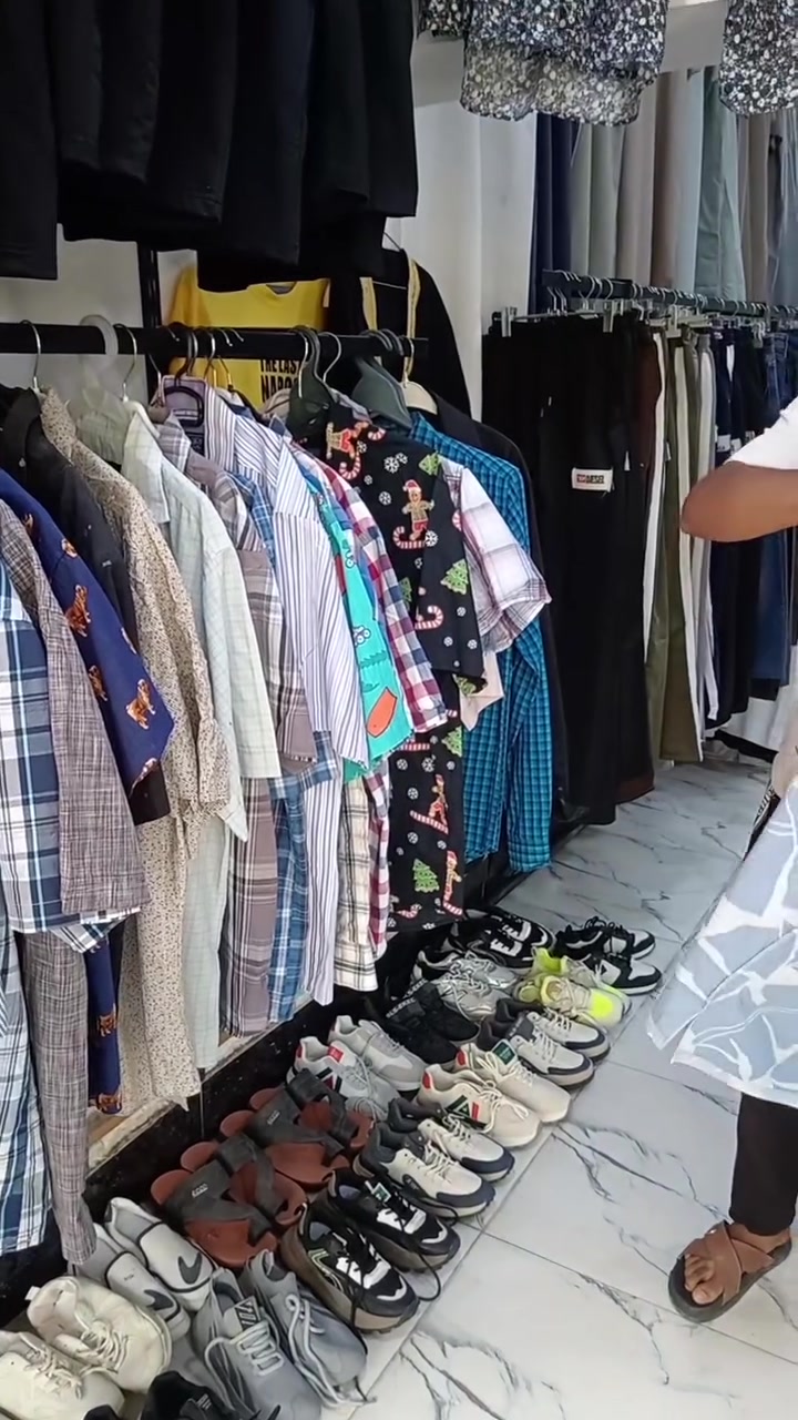 قيمص+بدي+بجامه+بنطرون
بانسب لاسعار
مكان شارع الذهب مقابيل كافترية كرار.


**إذا كنت صاحب هذا الإعلان وتريد حذفه لأي سبب، رجاءا أرسل رسالة إلى الدعم الفني**