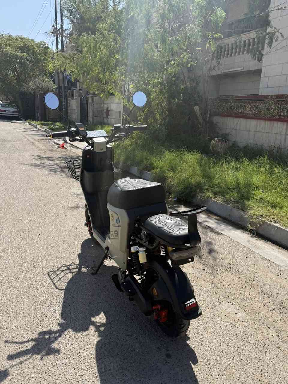 السلام عليكم

R9 للبيع

الدراجة نضيفه بس كعدت الصبح كاعد اشغلها تشتغل بس ماتمشي بس كلشي شغال بيها اعتقد بيها عطل بسيط وضاهر ب الشاشه 

نضام شاشة ديجتال 📺 

نضام 4 سرع حقيقي 

نضام دبل اشارة 🚦

لايت عالي ناصي رماش ☀️

نضام اشارة يمنئ يسرة 🚥

نضام هورن 🛎️

نضام البك ال R

بصمه تشغيل عن بعد 🚧

كارت شاشة 

سويج 

قدرة الملف ١٢٠٠ واط 

دبل خلفي غاز 

دبل امامي دهن 

نضام ٥ بطاريات كبار 

والشاحن الاصلي وياه 

لايت LED

لايت زنون 

السعر 300 وبيها مجال 

رقم الهاتف ***********

العنوان.بغداد السيديه

