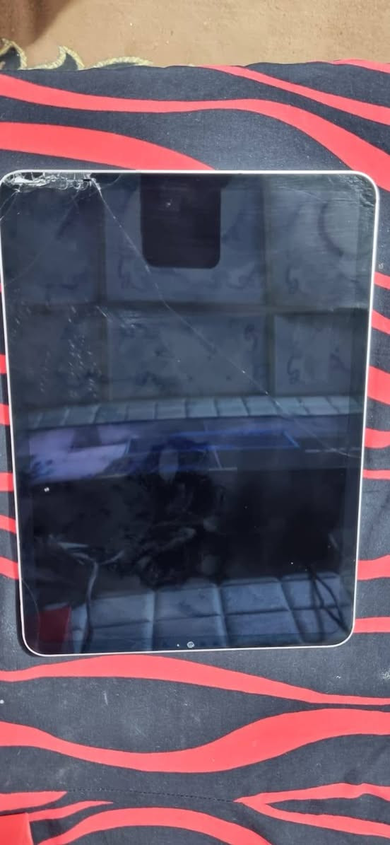 ايباد M2 ذاكره 256  حجم 12.9
سعر 450 كسر ما مأثر عل لمس


**إذا كنت صاحب هذا الإعلان وتريد حذفه لأي سبب، رجاءا أرسل رسالة إلى الدعم الفني**