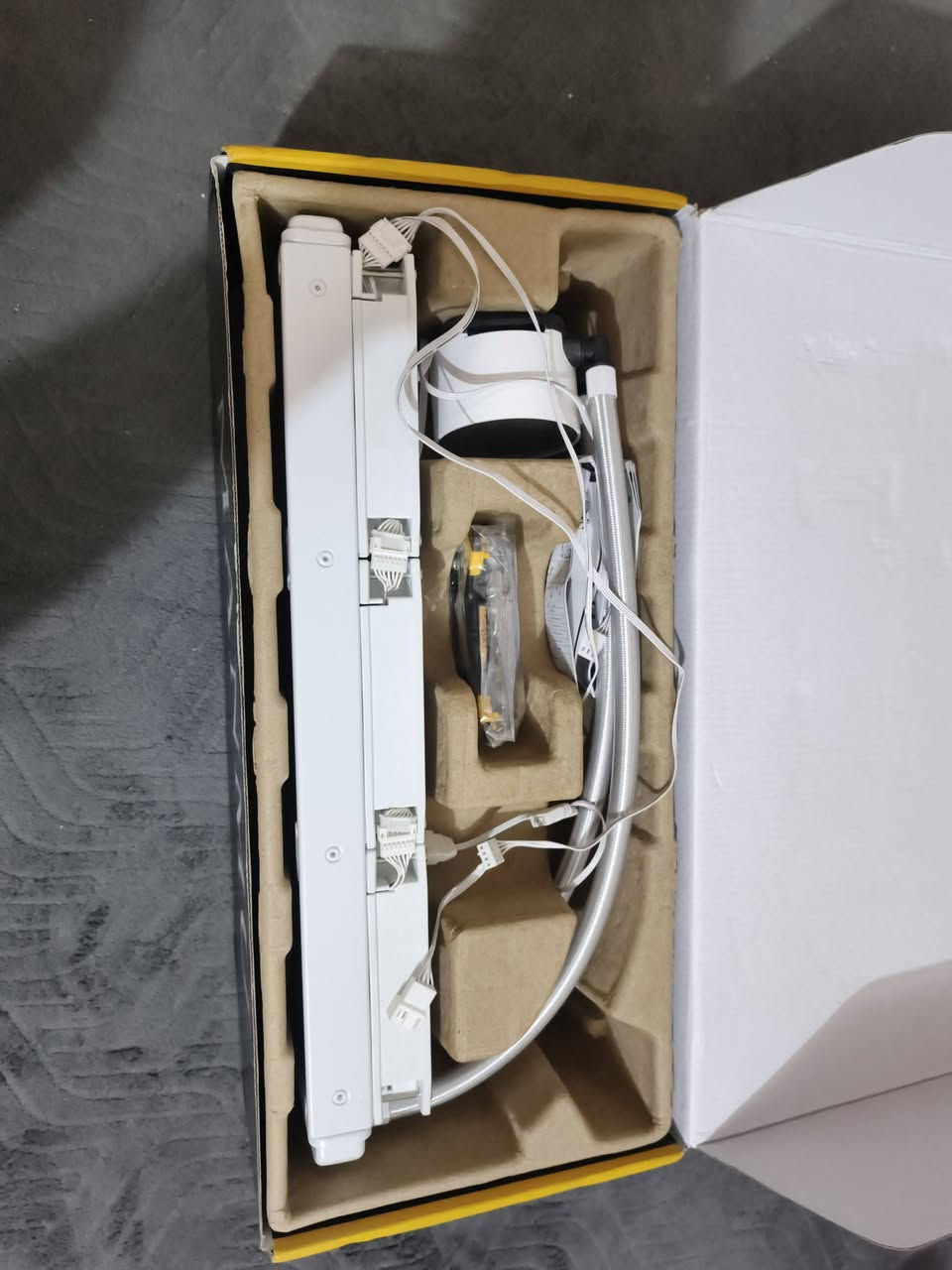 مبرد مائي جديد
ب 125 الف 
توصيل موجود


**إذا كنت صاحب هذا الإعلان وتريد حذفه لأي سبب، رجاءا أرسل رسالة إلى الدعم الفني**