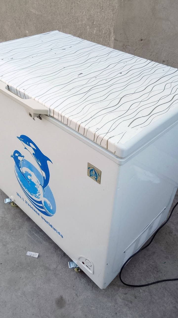 مجمده نظيفه جدا للبيع استخدام قليل مكانهه بغداد الجديده هاتف ***********يوجد واتساب بلاديه المجمده
