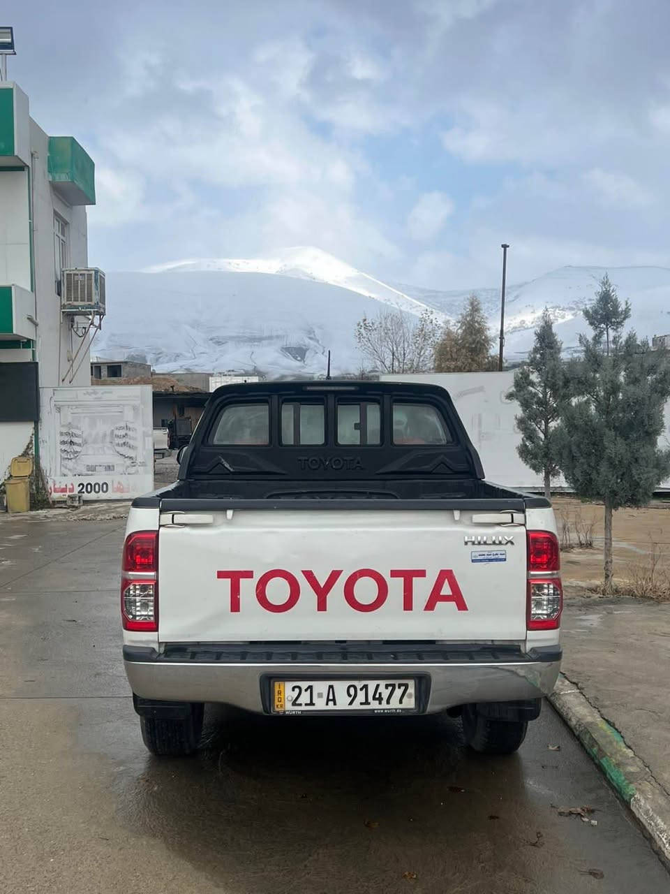 تۆیۆتا هایلۆکس 
مەرزیە مۆدێل 2014 شەریکە سەید نەهرۆ 
مواسەفات : شاشە ئایپاد ، ناو فۆرمیکا ، سوکان ڤۆلیۆم، بلوتوس ، abs, ویل کەپ ، ئاوێنە ئیشارەت…..
چوار تایەی لۆکی بۆ بەستراوە
ژینگەو هەموو شتێکی نوێیە 
سەیارەکە دینار مەسرەفی تیانە 
بۆیاخ : دوو پەڵە بۆیاخی هەیە
گێڕو مەکینە بە شەرت 
ژمارە موبایل: *********** Singapore
