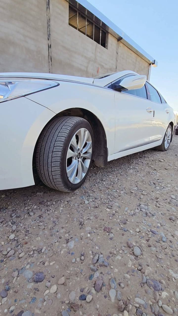 مال مستعجل ازيرا 2014 سعر105 ورقه السياره فول ماعدا البنوراما .
سياره كير محرك تبريد قطعتين كهربائيات كفاله .شغل واطلع وين ميعجبك .السياره بيهه ضربه بالجاملغ الامامي وجه الصندوق ضربه بسيطه فقط بدون بارد وبدون تبديل بيهه قطع صبغ جماليه ابيع احزام  محرك v6 .3000 .المرغوب 

السياره تخبل وجاهزه تريد تحويل تريد وكاله 

العنوان بغداد جسر ديالى ***********

***********
