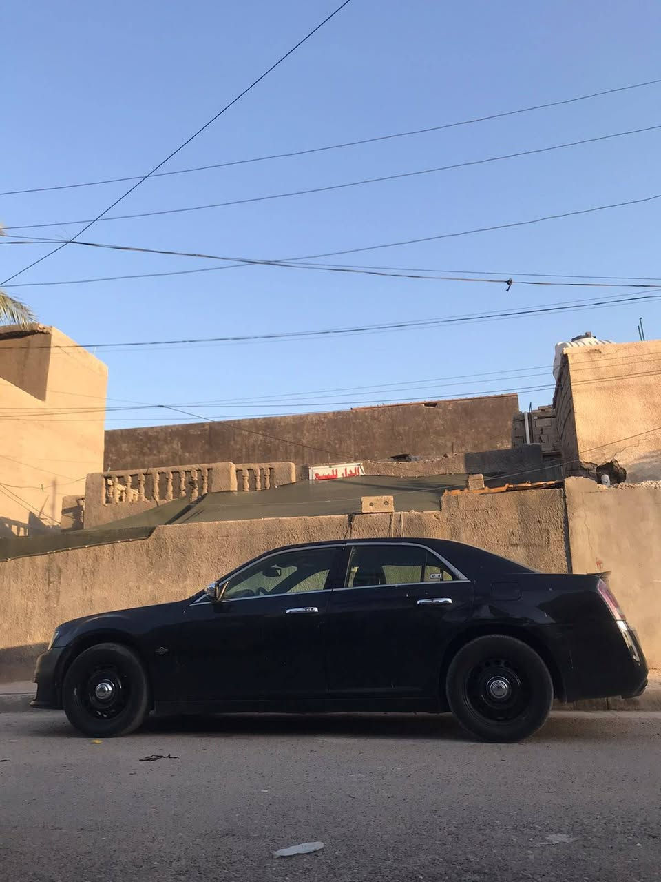 اوباما ٢٠١٣ فول مواصفات ماعدا الفتحه سياره بيهه تبديل باب سدر والخلفي بدون داخل برغي نقص مابيهه تبريد برادو محرك وكير مال ١٩ جدد عربانه خلفيه جديده سدر جديد اي نقص مابيهه السعر ١٤٥ ***********بيع
