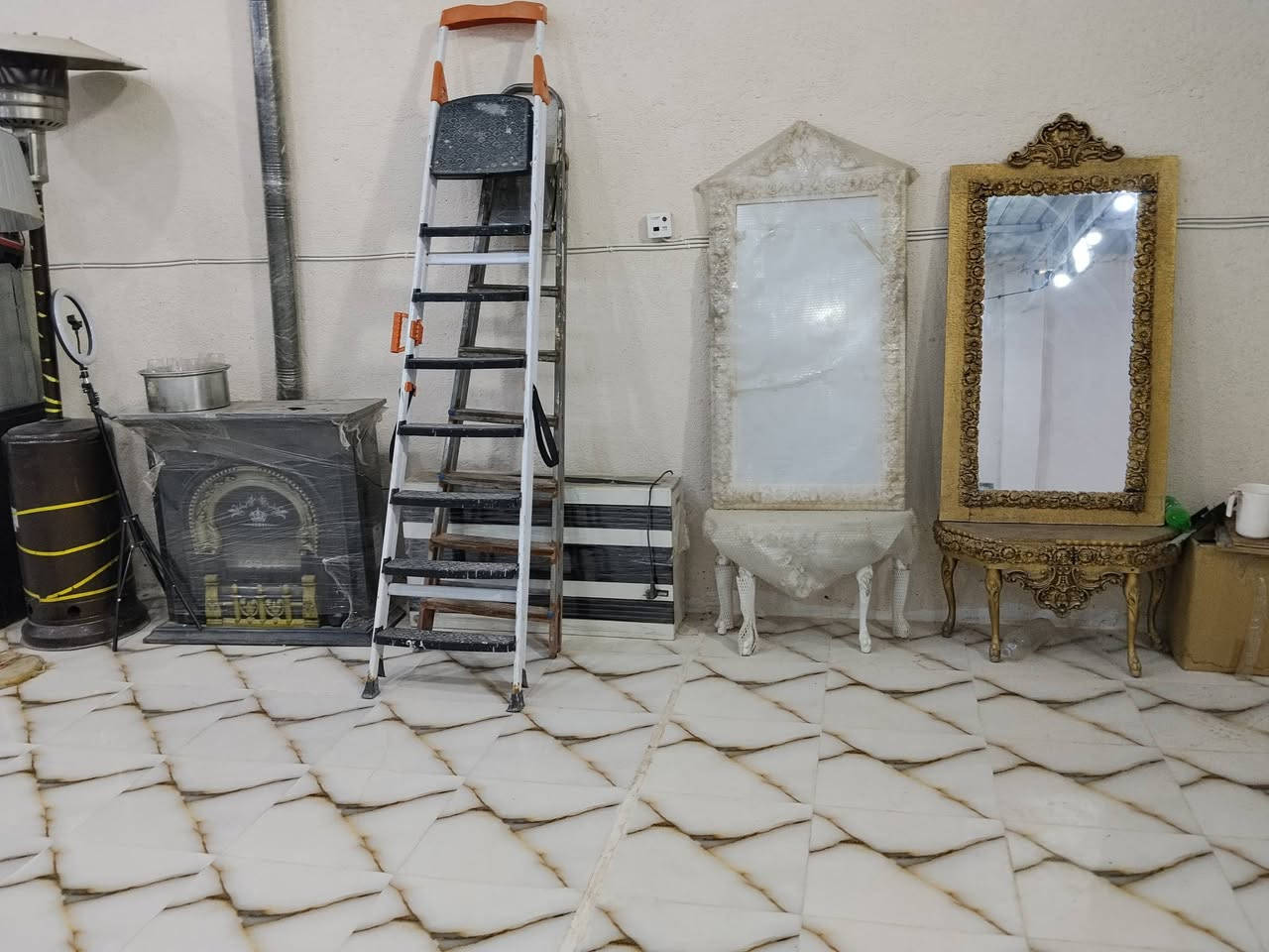 تم انتقال مجمع البركه من عنوانه القديم والان اصبح العنوان الجديد قرب مطعم اكليل الجبل مقابل نزله حصن جعفر أهلاً وسهلاً بيكم 

مجمعنه خاص بل اثاث المنزلي المستخدم وذا جان عندك أي غرض للبيع او مراوس شرط يكون نضييف يراسلني خاص او يتصل ع هذه رقم--***********--بي واتساب
