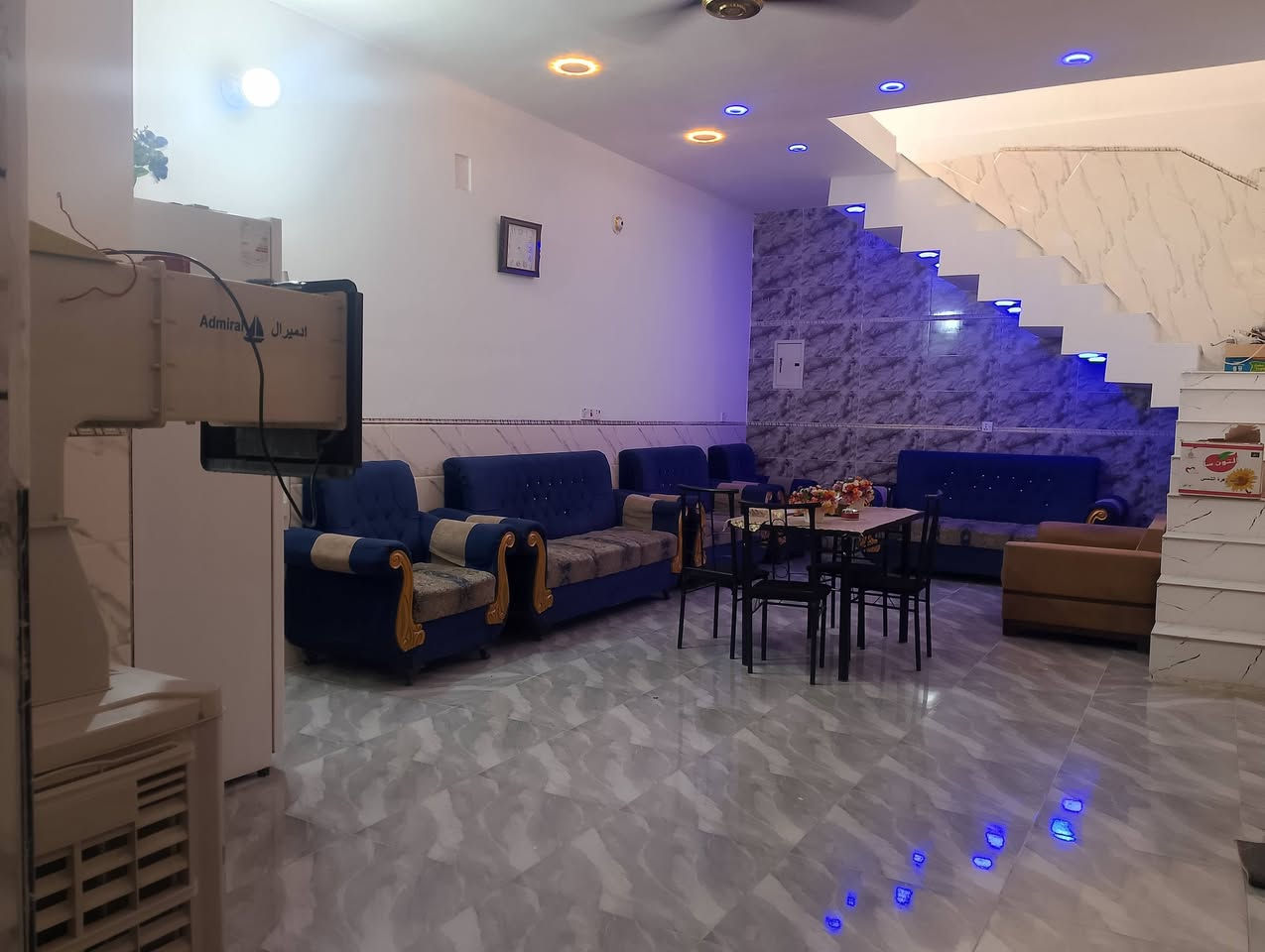 سلام عليكم بيت لبيع جديد بناء درجه اولا طابوك بيت ركن لفت المساحه 215
العنوان حيل بتول الزراعي شارع بيت دايش 
رقم الهاتف ***********
